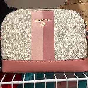 Pink Micheal kors